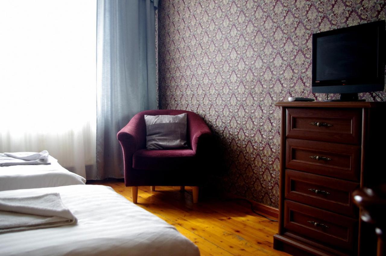 Villand Hotel With Free Private Parking And Self Check In Riga Exterior photo