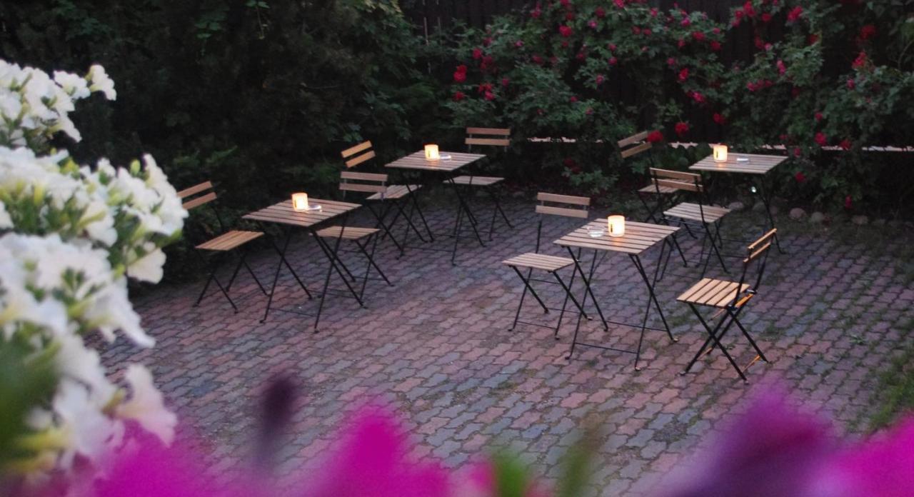 Villand Hotel With Free Private Parking And Self Check In Riga Exterior photo