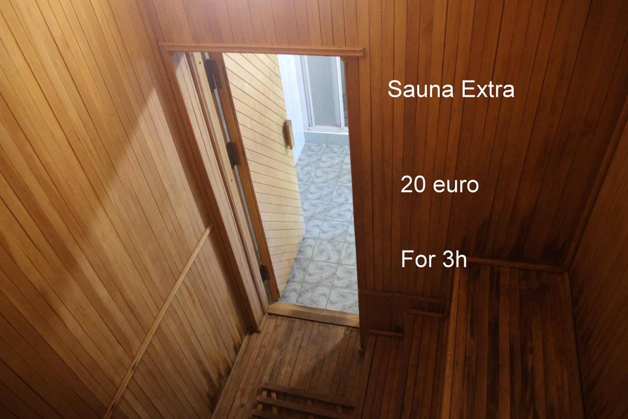 Villand Hotel With Free Private Parking And Self Check In Riga Exterior photo