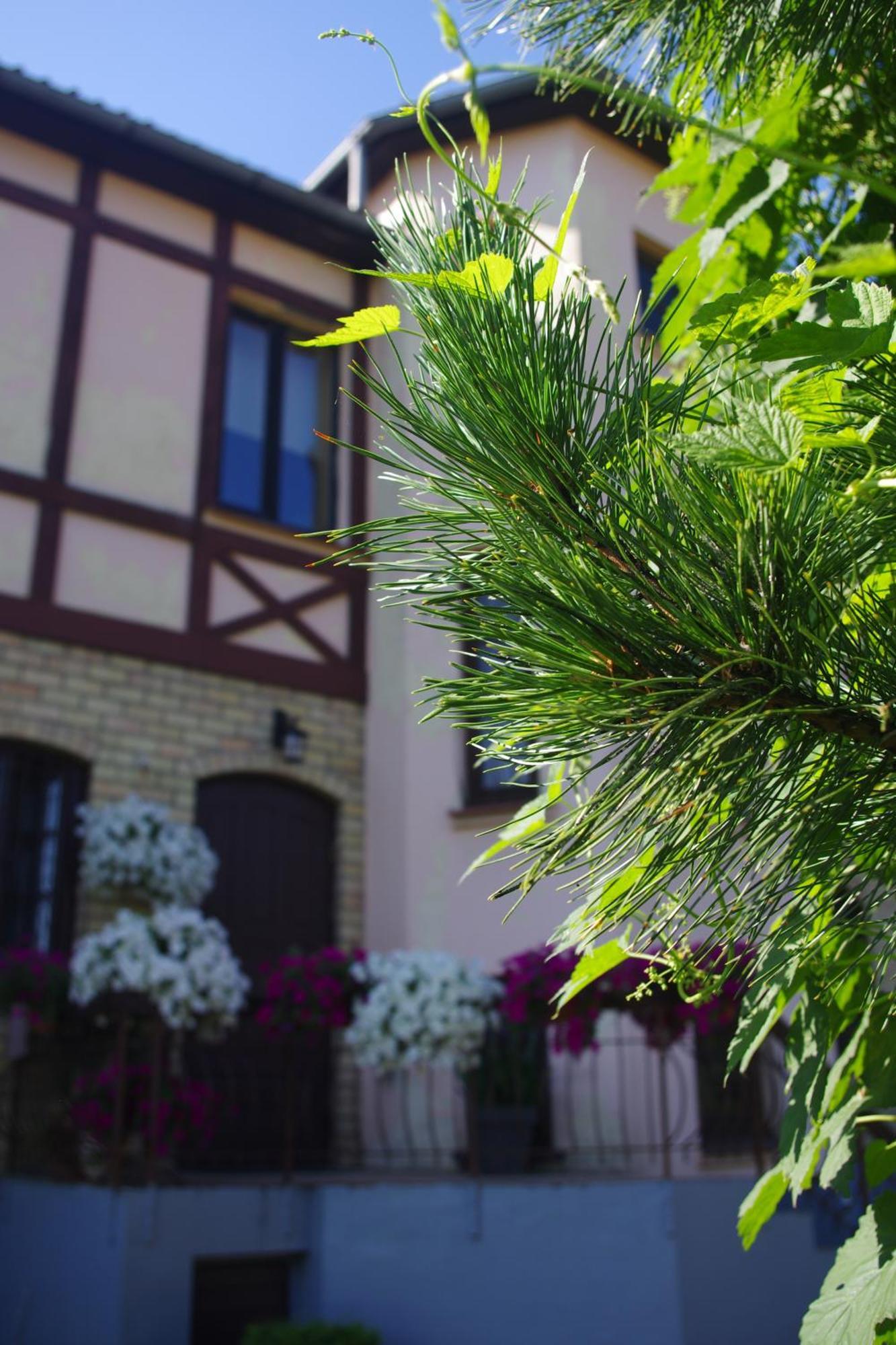 Villand Hotel With Free Private Parking And Self Check In Riga Exterior photo