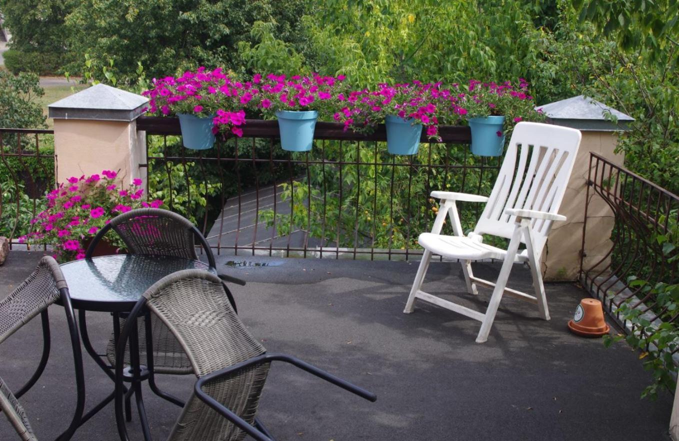 Villand Hotel With Free Private Parking And Self Check In Riga Exterior photo